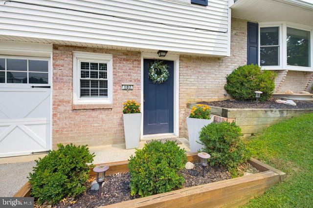 107 E PENN GRANT RD, Willow Street, PA 17584