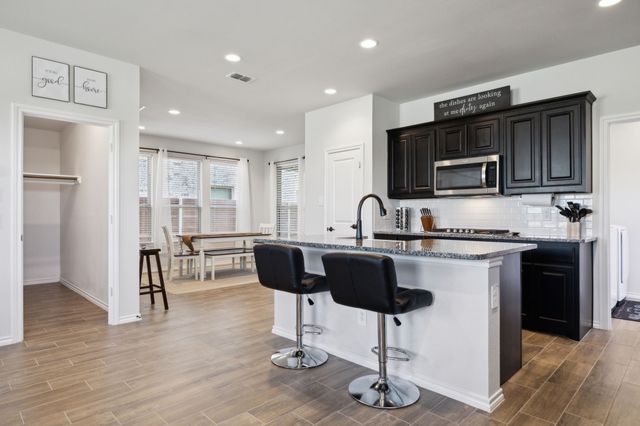 2028 Twisted Tree Lane, Mesquite, TX 75181