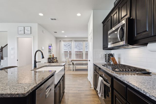 2028 Twisted Tree Lane, Mesquite, TX 75181