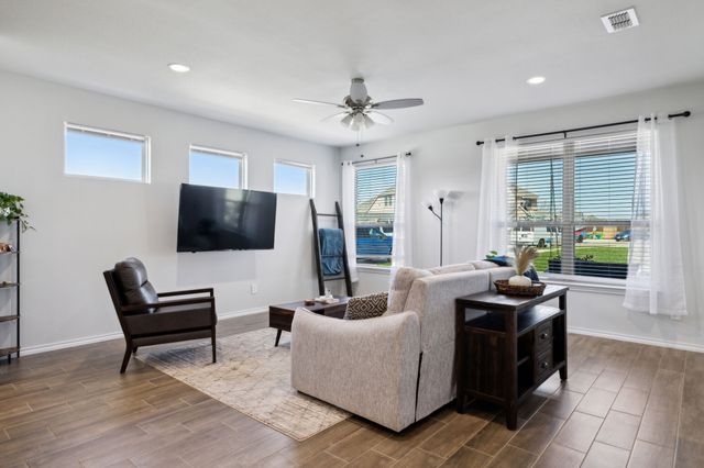 2028 Twisted Tree Lane, Mesquite, TX 75181