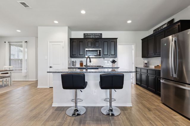 2028 Twisted Tree Lane, Mesquite, TX 75181