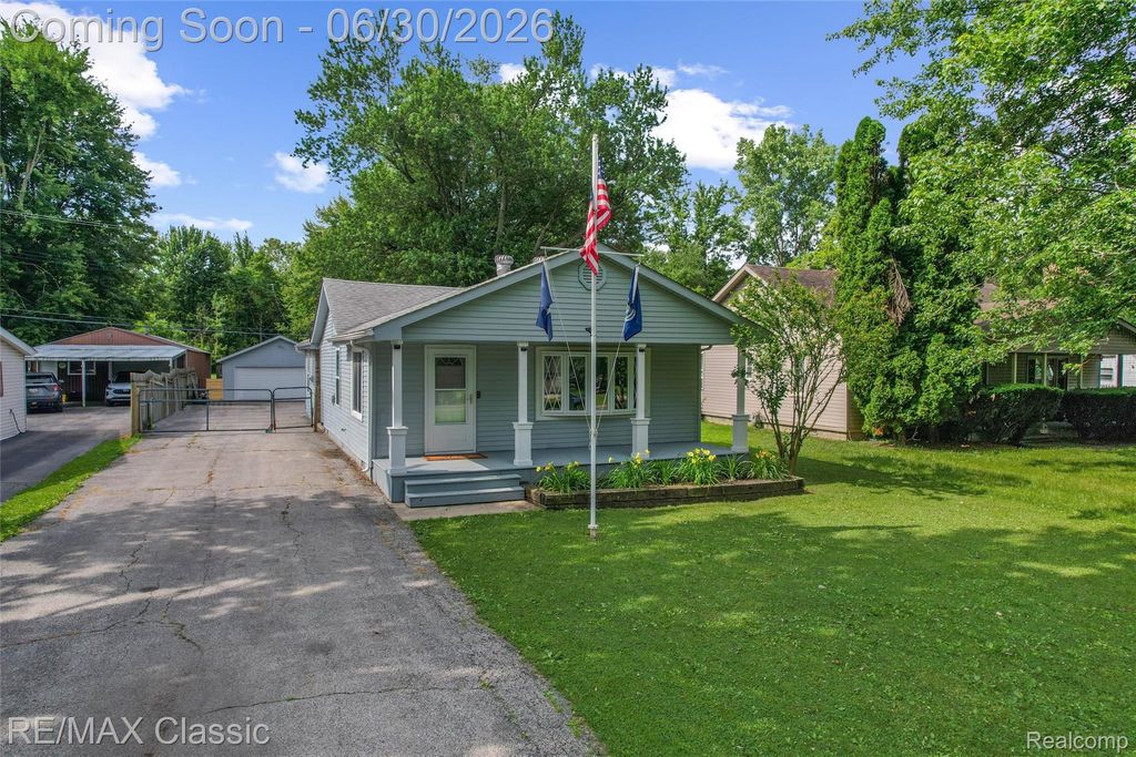 401 Center Street, Carleton Village, MI 48117