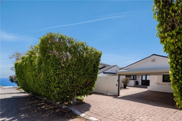 225 Notteargenta Road, Pacific Palisades, CA 90272