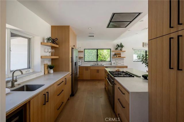 225 Notteargenta Road, Pacific Palisades, CA 90272