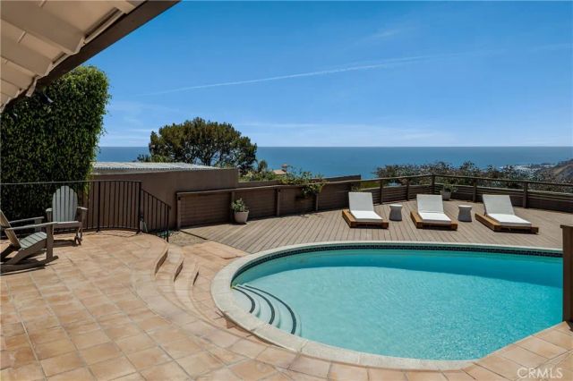 225 Notteargenta Road, Pacific Palisades, CA 90272