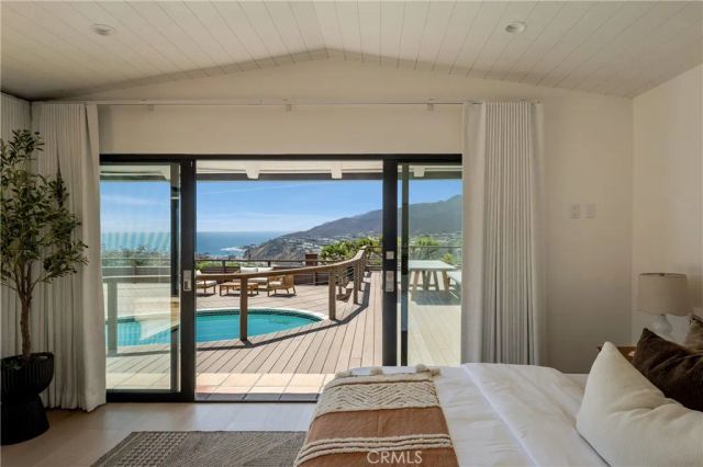 225 Notteargenta Road, Pacific Palisades, CA 90272