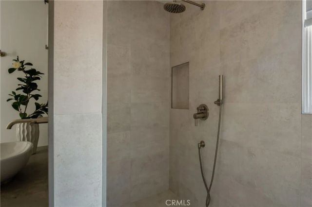 225 Notteargenta Road, Pacific Palisades, CA 90272