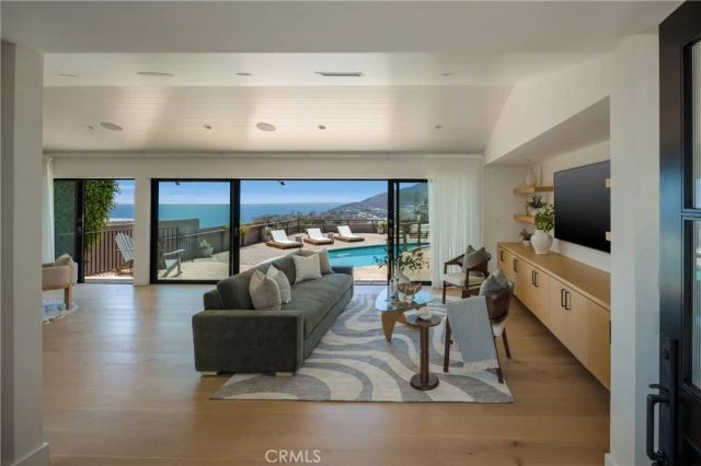 225 Notteargenta Road, Pacific Palisades, CA 90272