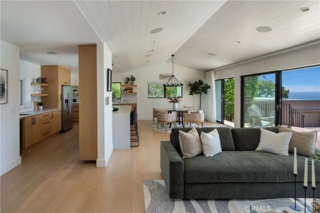 225 Notteargenta Road, Pacific Palisades, CA 90272