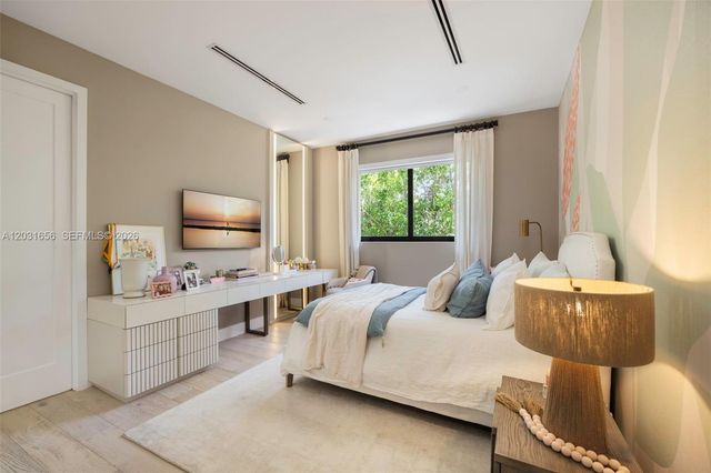 7300 Los Pinos Boulevard, Coral Gables, FL 33143