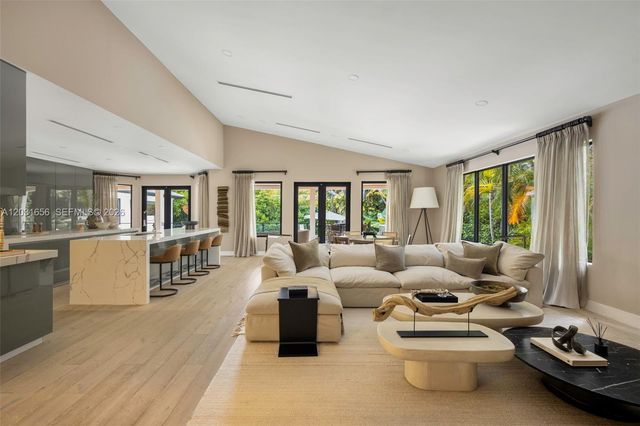 7300 Los Pinos Boulevard, Coral Gables, FL 33143