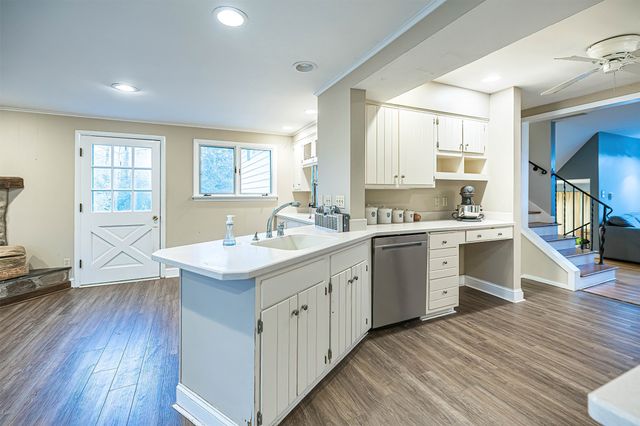 242 W GRANDVIEW Boulevard, Erie, PA 16508
