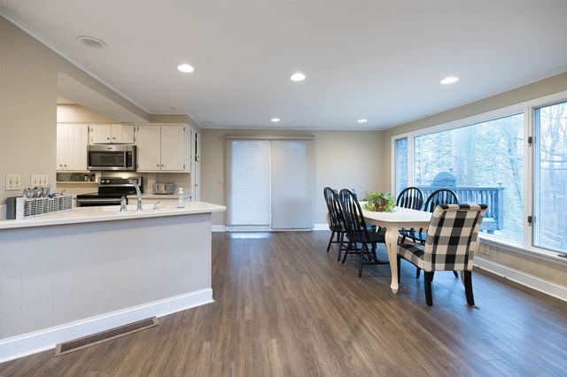 242 W GRANDVIEW Boulevard, Erie, PA 16508