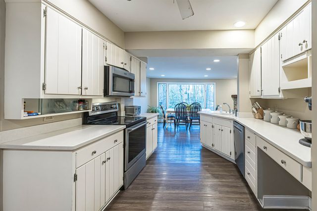 242 W GRANDVIEW Boulevard, Erie, PA 16508