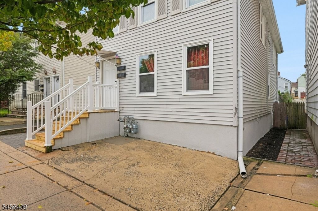 24 Welton St, New Brunswick City, NJ 08901 — photo 3