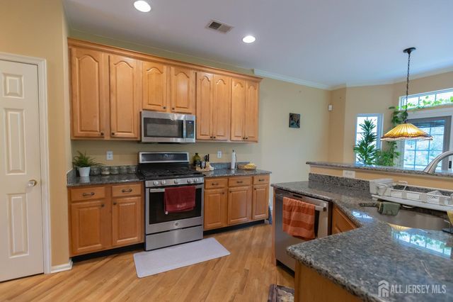60 King George Road 603, Green Brook, NJ 08812