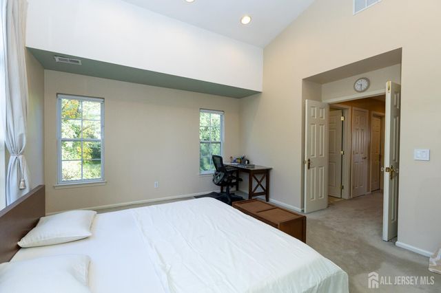 60 King George Road 603, Green Brook, NJ 08812