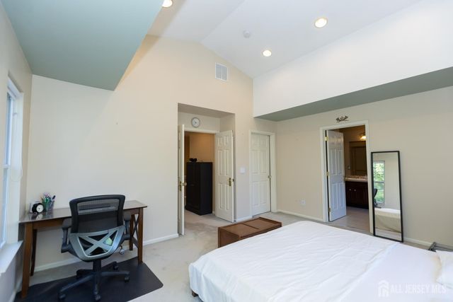 60 King George Road 603, Green Brook, NJ 08812
