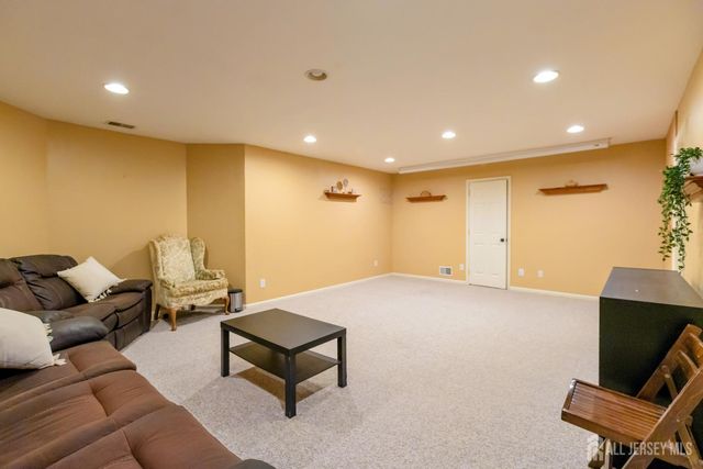 60 King George Road 603, Green Brook, NJ 08812