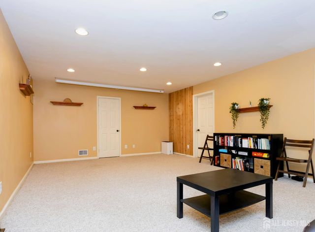 60 King George Road 603, Green Brook, NJ 08812
