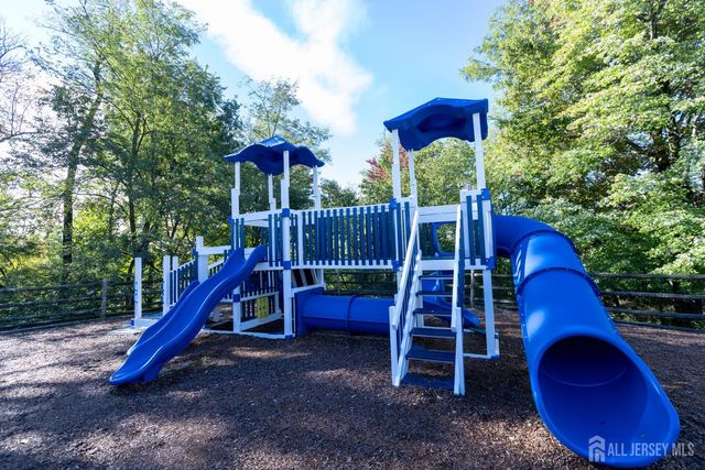 60 King George Road 603, Green Brook, NJ 08812
