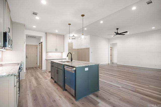 3209 Galloway Drive, Benton, AR 72015