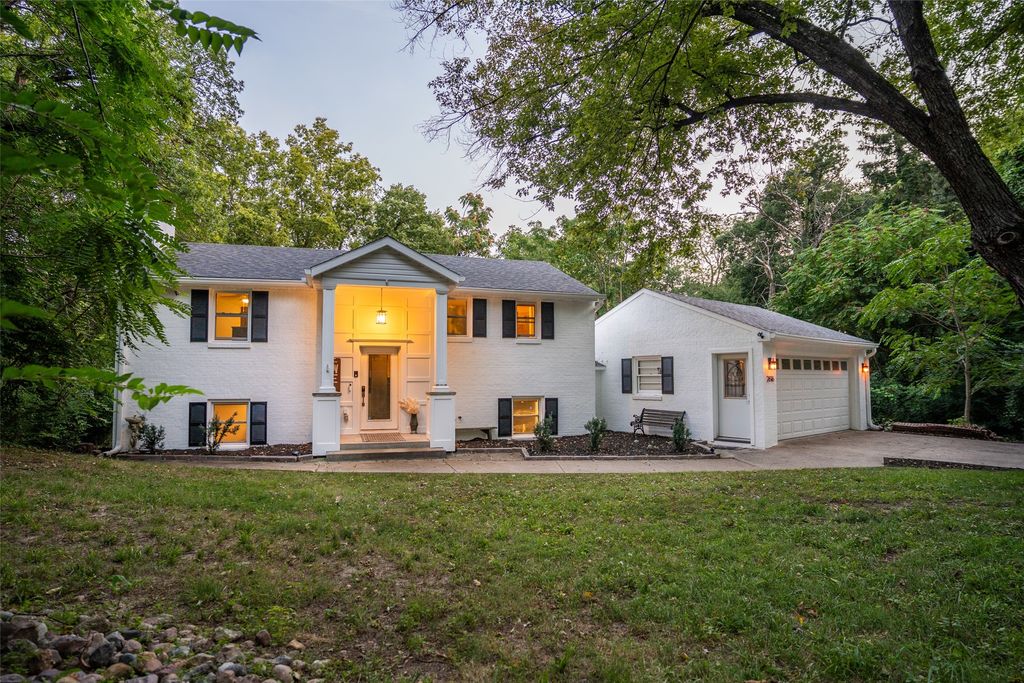 2816 Gilmore Avenue, Des Moines, IA 50312