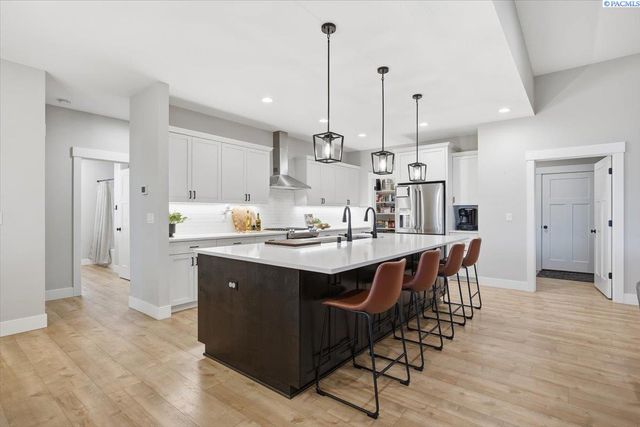 6915 Lamb Court, Pasco, WA 99301