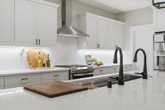 6915 Lamb Court, Pasco, WA 99301