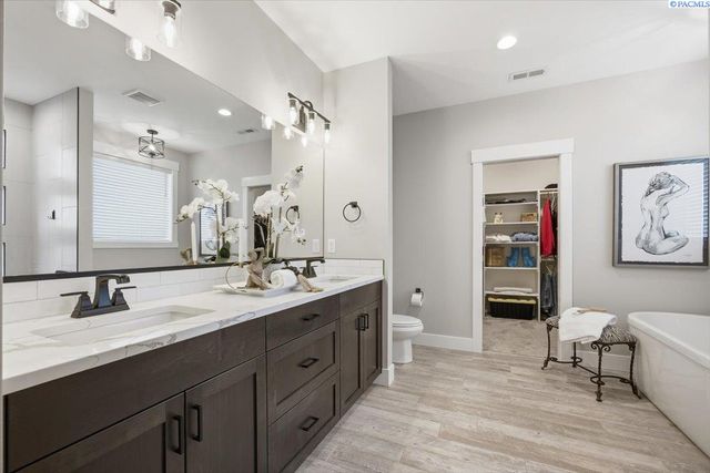 6915 Lamb Court, Pasco, WA 99301