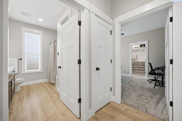 6915 Lamb Court, Pasco, WA 99301