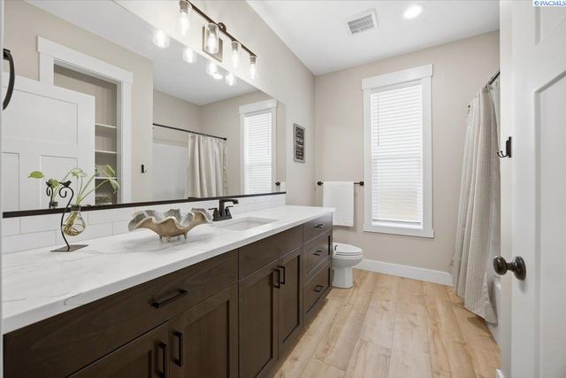 6915 Lamb Court, Pasco, WA 99301