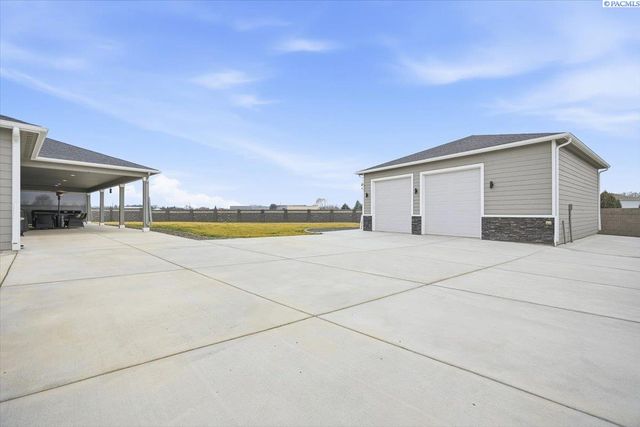 6915 Lamb Court, Pasco, WA 99301