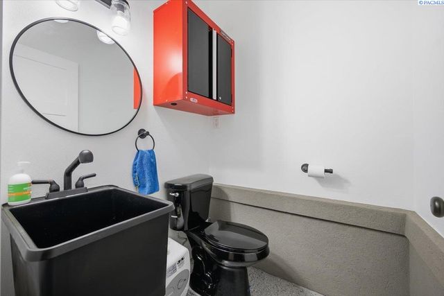 6915 Lamb Court, Pasco, WA 99301