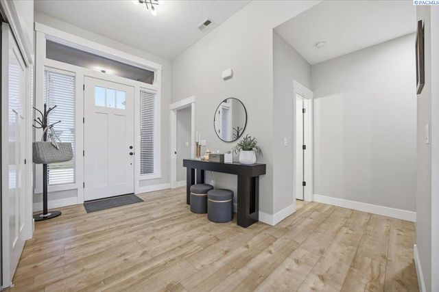 6915 Lamb Court, Pasco, WA 99301