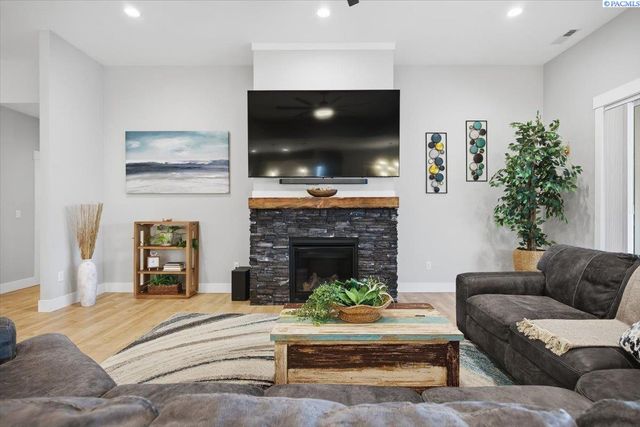 6915 Lamb Court, Pasco, WA 99301