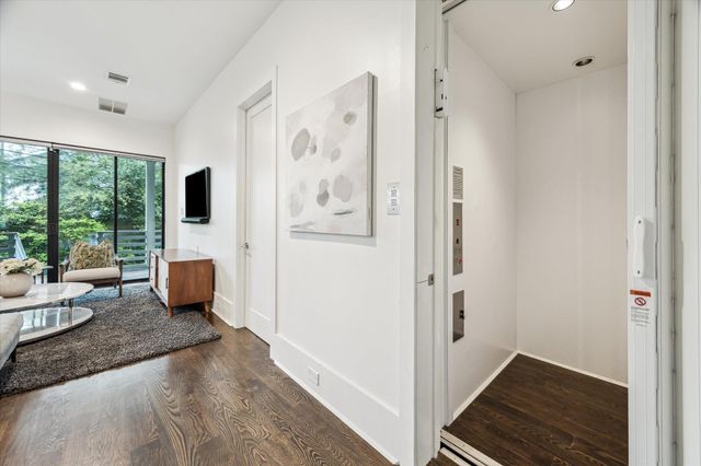 1010 Waltway Drive, Houston, TX 77008