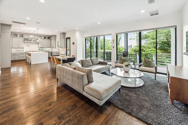 1010 Waltway Drive, Houston, TX 77008