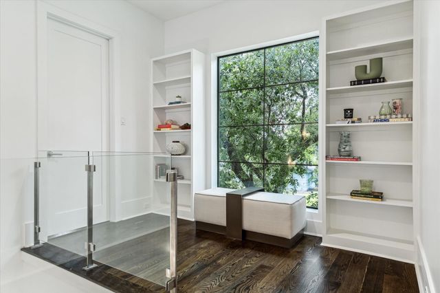 1010 Waltway Drive, Houston, TX 77008