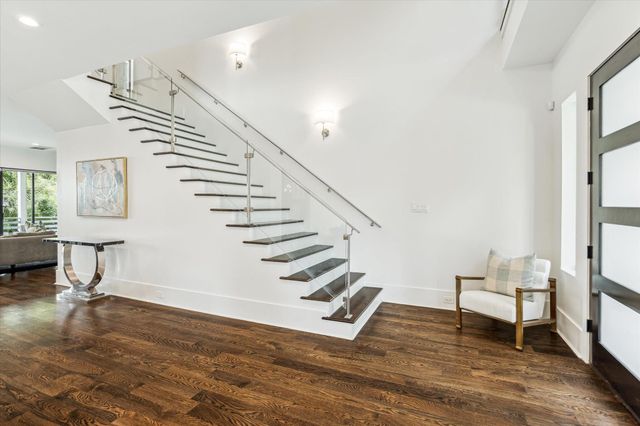 1010 Waltway Drive, Houston, TX 77008