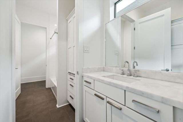 1010 Waltway Drive, Houston, TX 77008