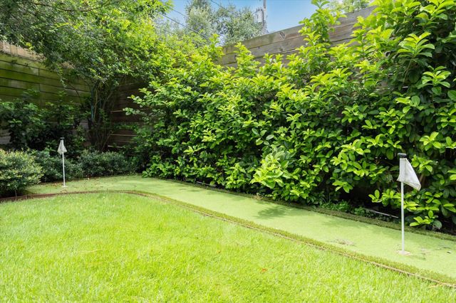 1010 Waltway Drive, Houston, TX 77008