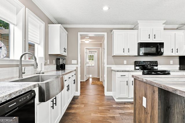 657 Barnes Mountain Road, Ellijay, GA 30540