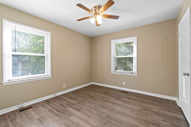 96 Chapel St, Clarksville, TN 37042