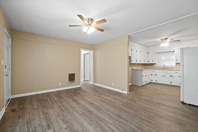 96 Chapel St, Clarksville, TN 37042