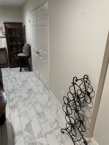 714 Greenridge Drive, Arlington, TX 76017