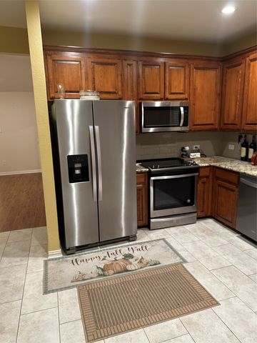 714 Greenridge Drive, Arlington, TX 76017