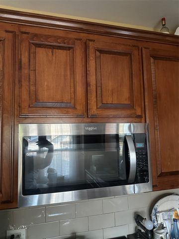 714 Greenridge Drive, Arlington, TX 76017