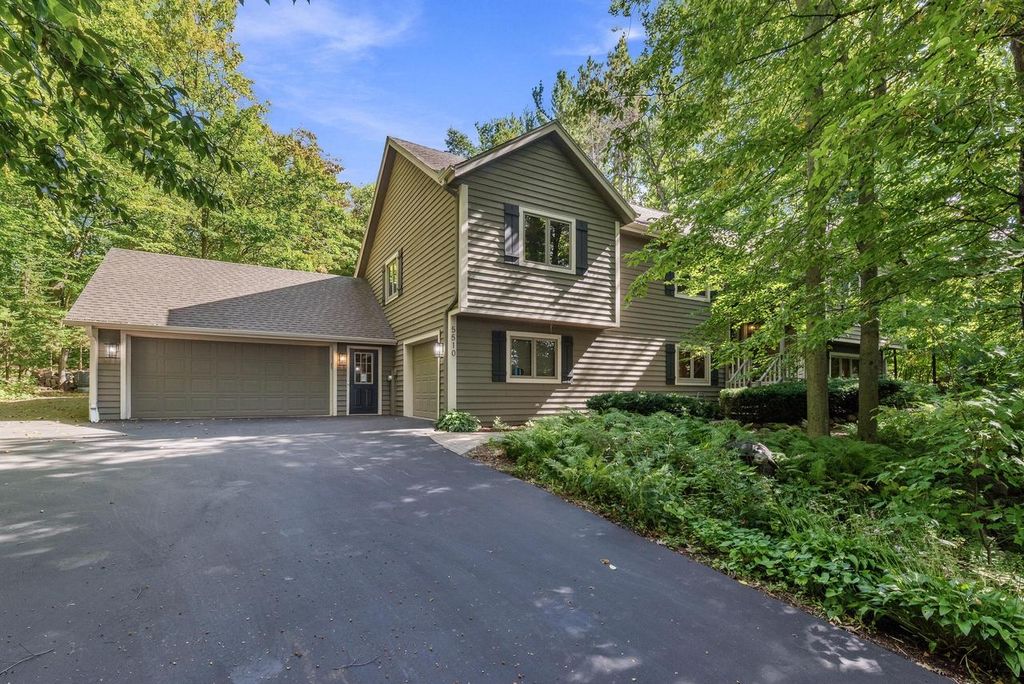 5510 Maple ROAD, West Bend, WI 53095