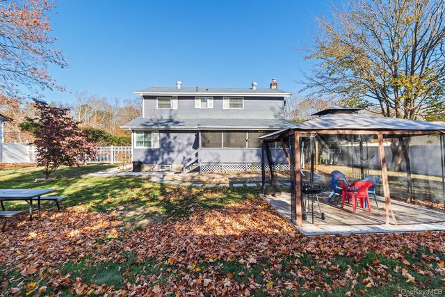 164 Colonial Springs Road, Wheatley Heights, NY 11798